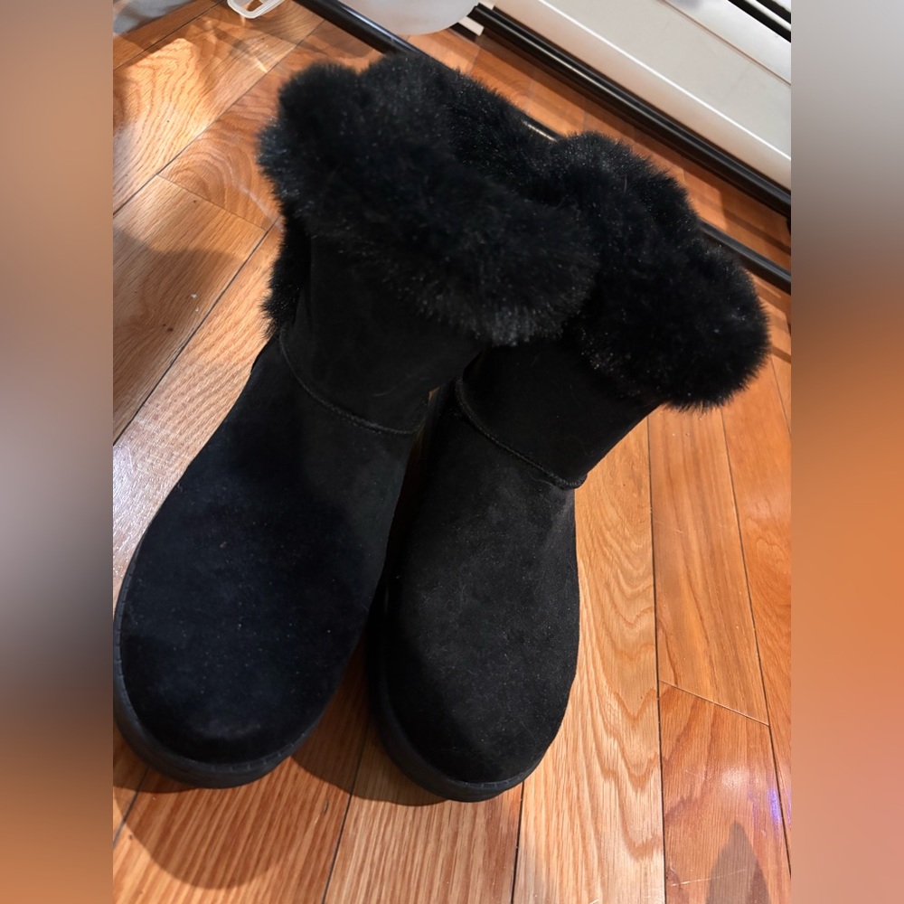 SO Women's Black Winter Boots with Fur Trim
